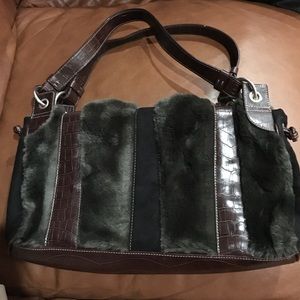 MAKE AN OFFER‼️Apostrophe faux fur/snakeskin purse